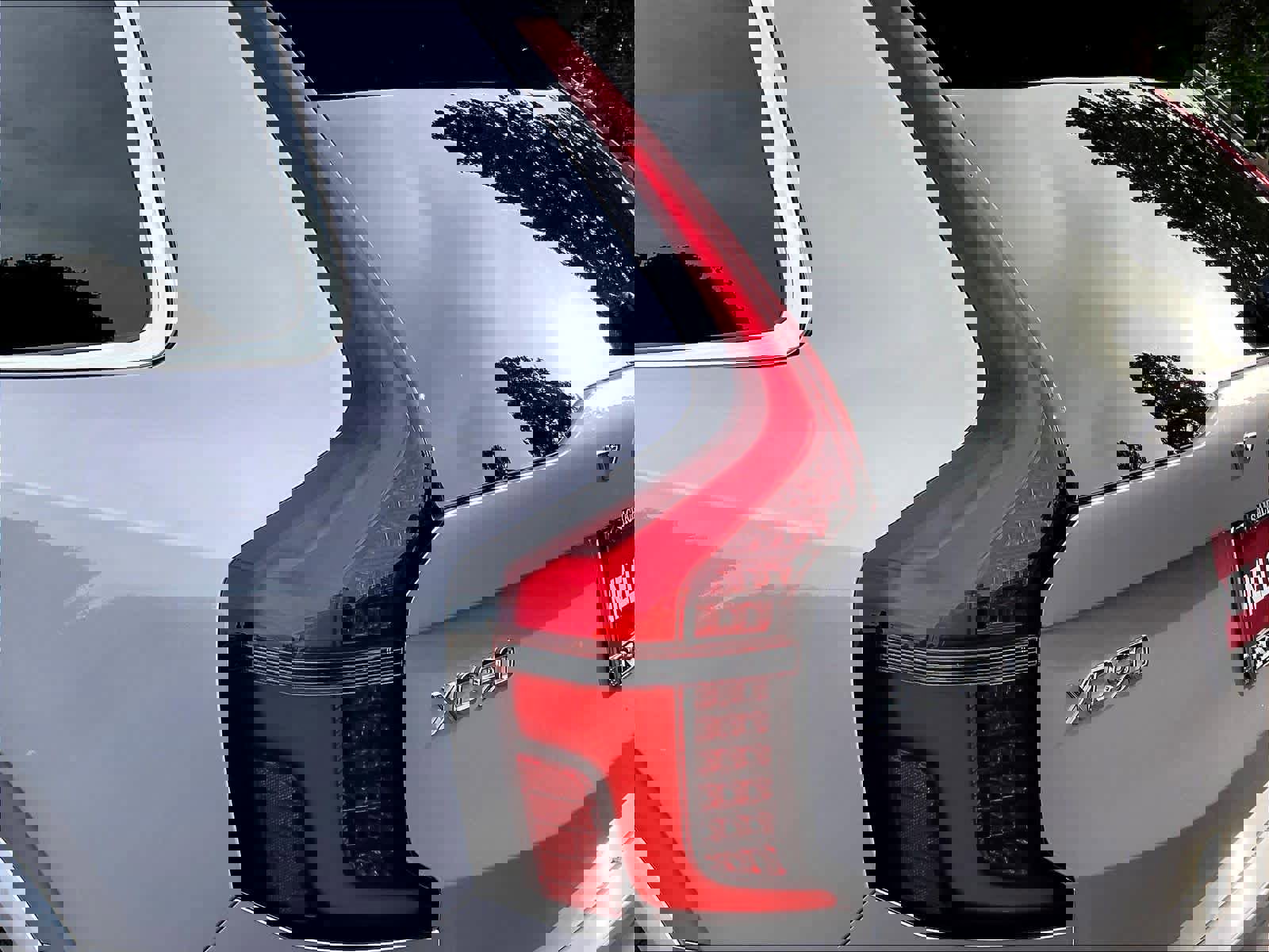 New 2026 Volvo XC90 B5 Plus w/ Protection Package AWD/4WD image 25