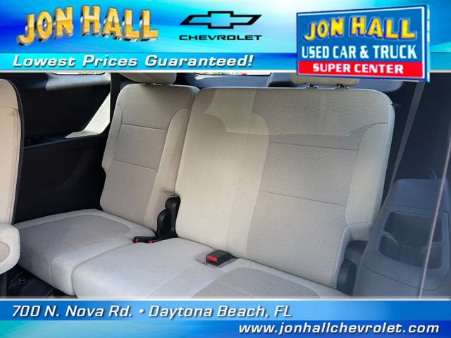 Used 2023 Chevrolet Traverse LT FWD image 18