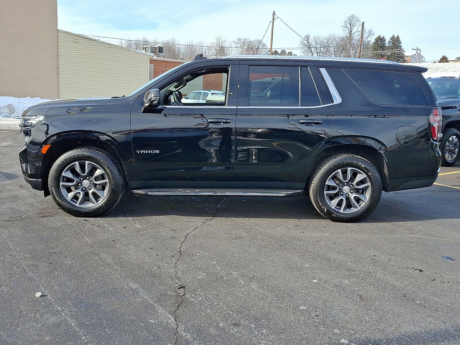 Used 2021 Chevrolet Tahoe LT w/ LT Signature Package image 2