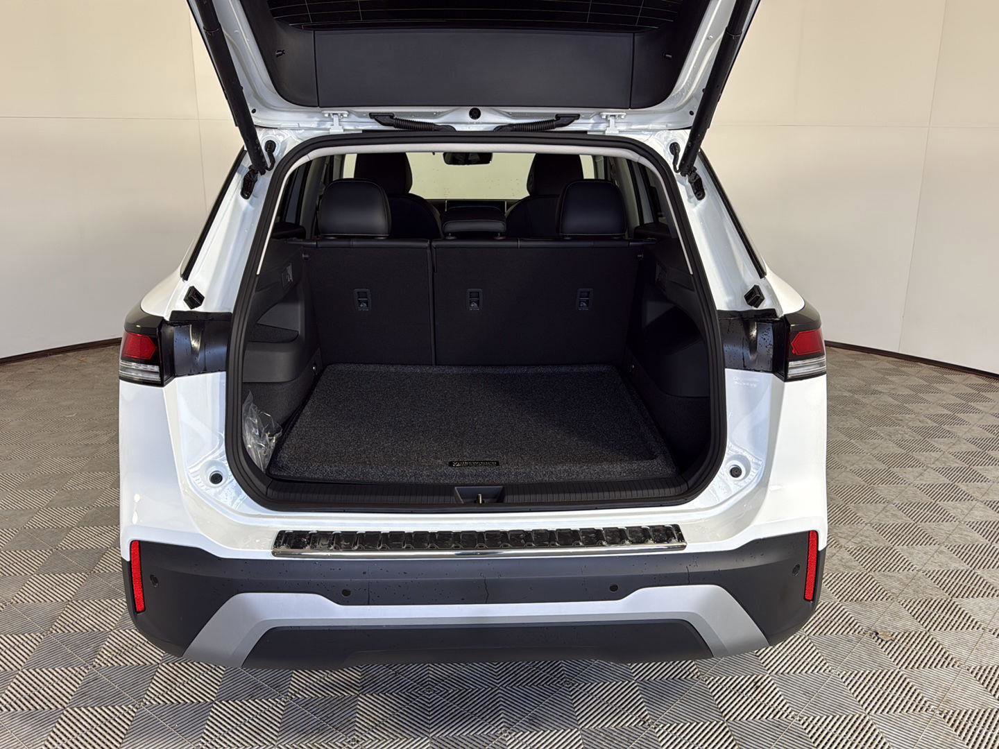 New 2026 Volkswagen Tiguan SE AWD/4WD image 10