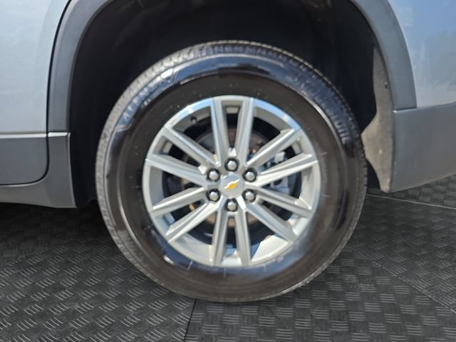 Used 2023 Chevrolet Traverse LT AWD/4WD image 37