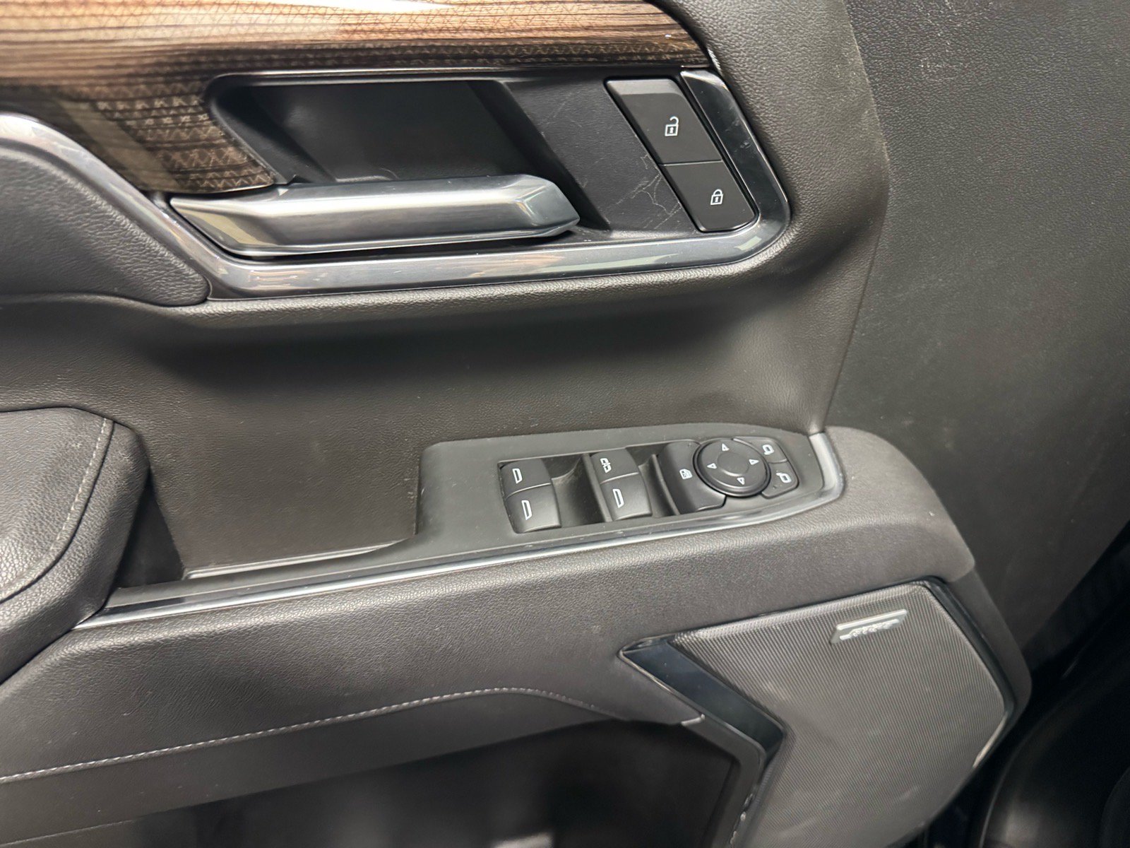 Used 2025 Chevrolet Silverado 1500 LT Trail Boss w/ Convenience Package II AWD/4WD image 14