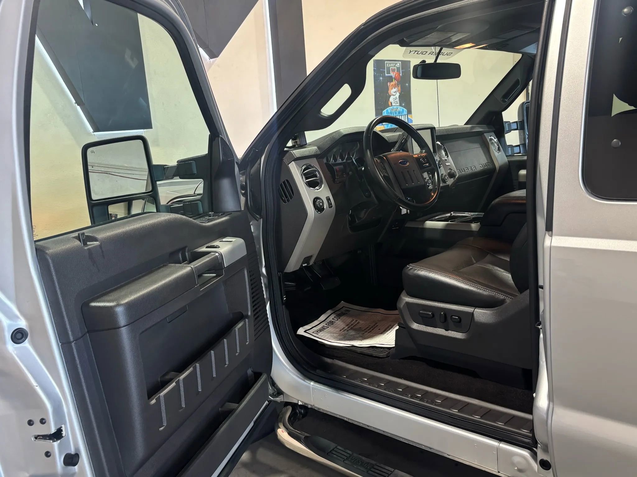 Used 2015 Ford F350 Lariat w/ Lariat Interior Package image 10