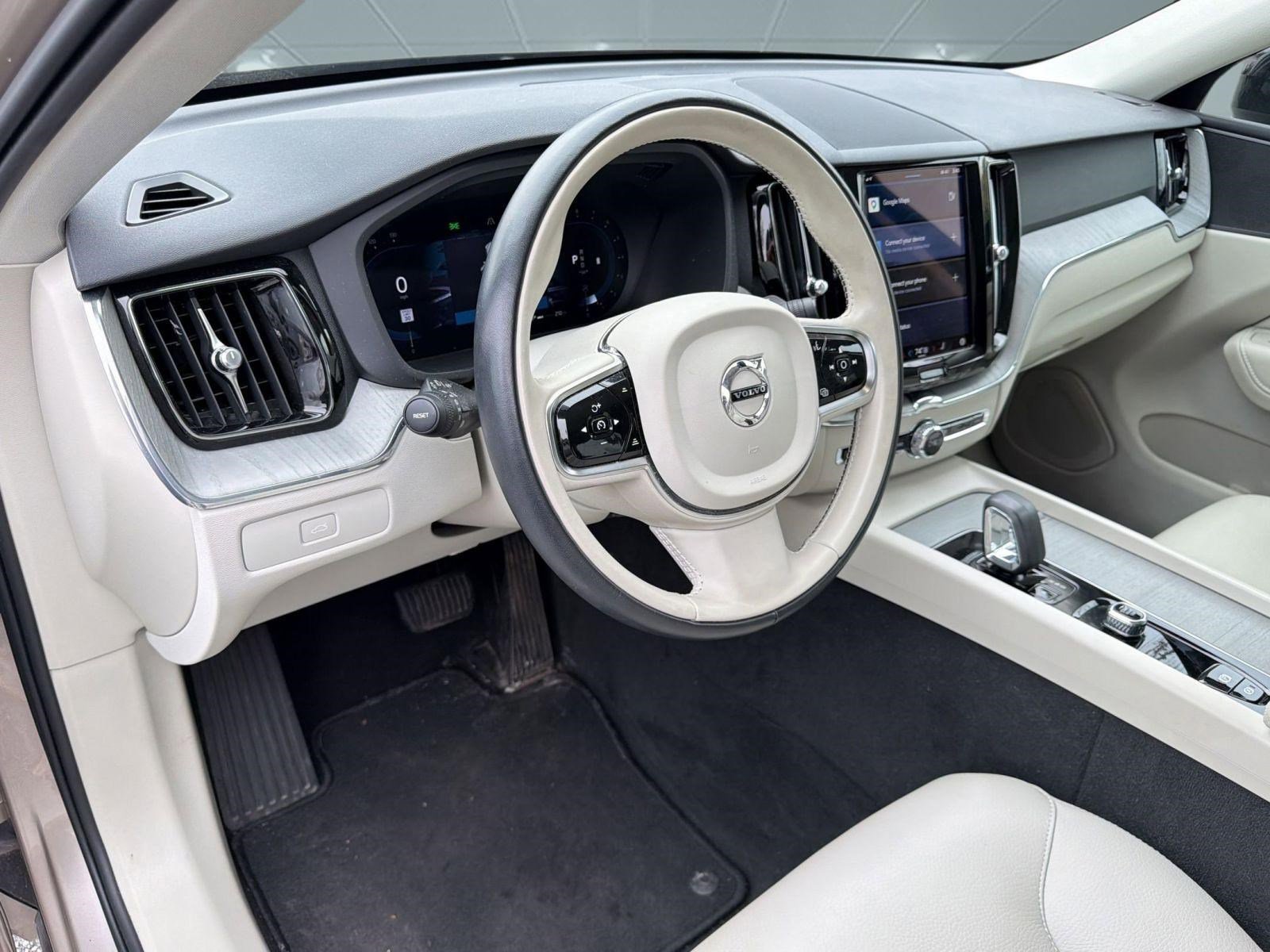 Certified 2024 Volvo XC60 B5 Plus w/ Climate Package image 4