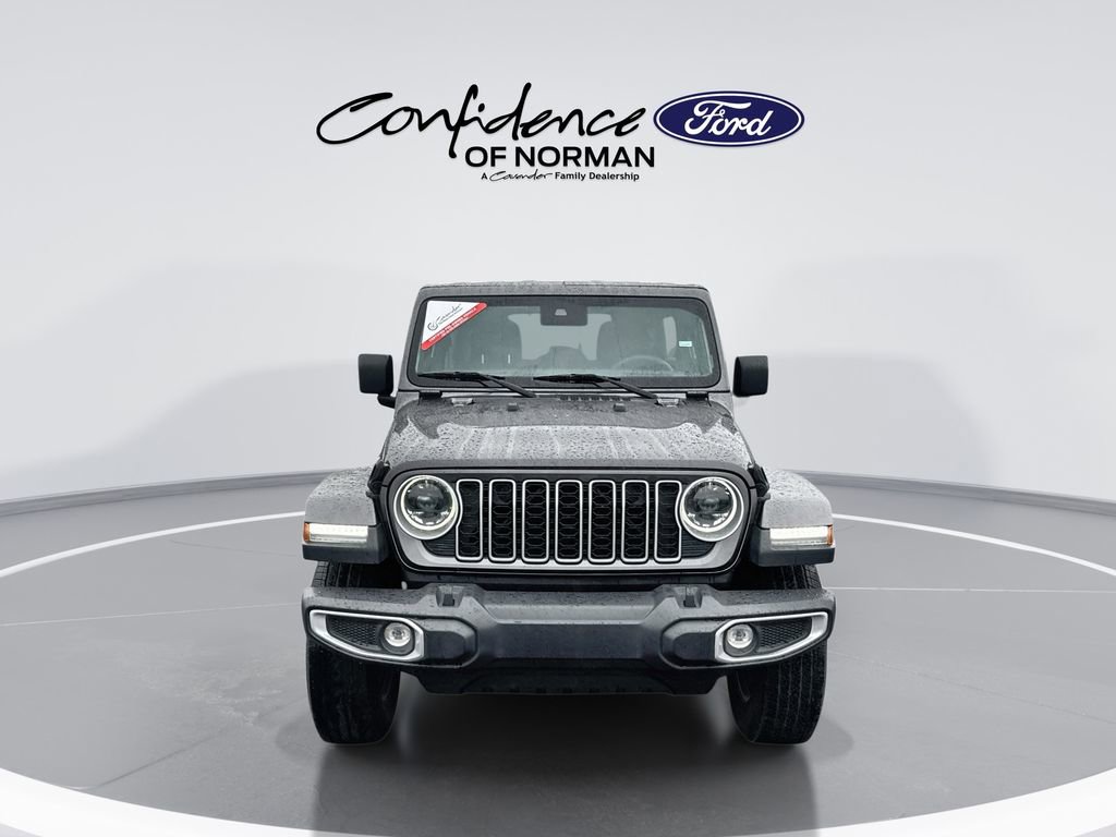 Used 2025 Jeep Wrangler Sahara image 2