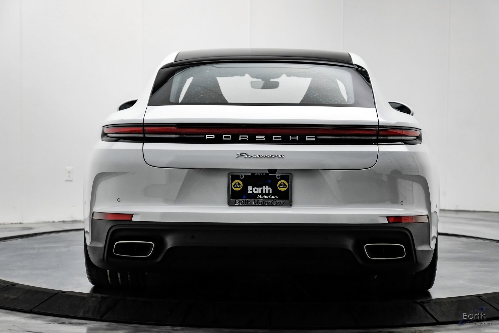 Used 2025 Porsche Panamera w/ Premium Package image 12