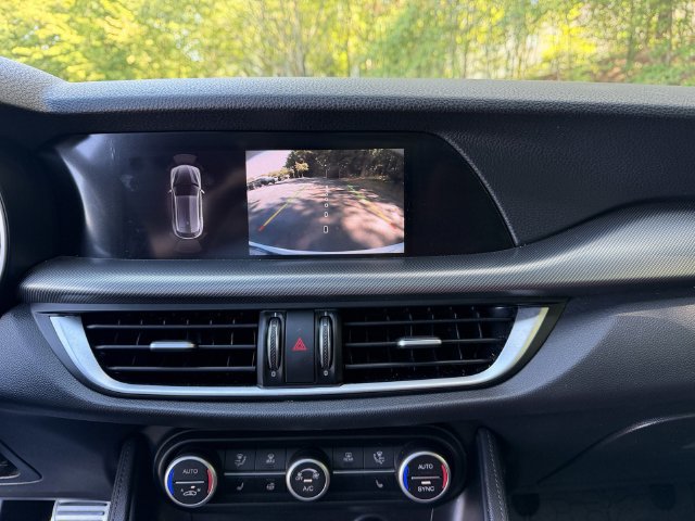 Used 2022 Alfa Romeo Stelvio Veloce AWD/4WD image 17