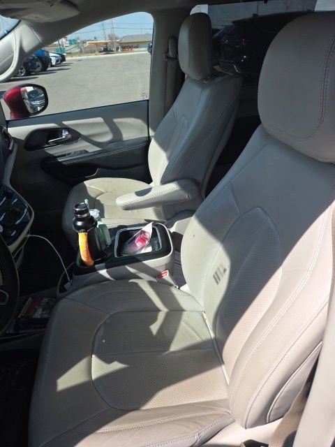 Used 2020 Chrysler Pacifica Touring-L Plus w/ Tire & Wheel Group image 13