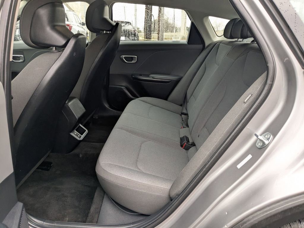 Used 2025 Kia K4 LXS image 28