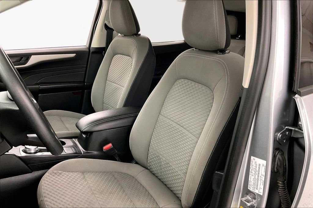 Used 2022 Ford Escape SE image 19