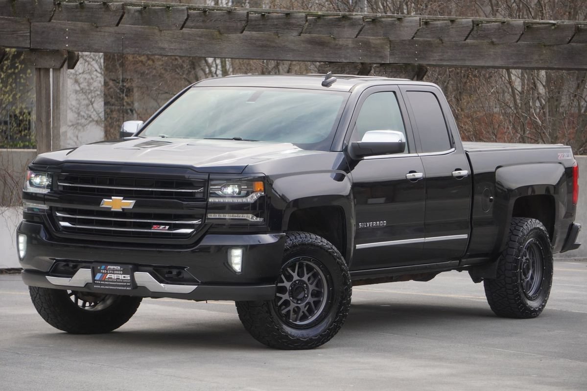 Used 2017 Chevrolet Silverado 1500 LTZ Z71 AWD/4WD image 2