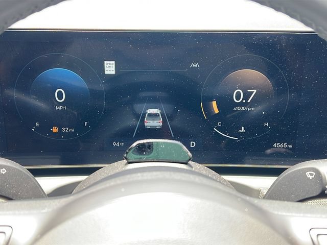Certified 2025 Hyundai Santa Cruz Limited AWD/4WD image 30