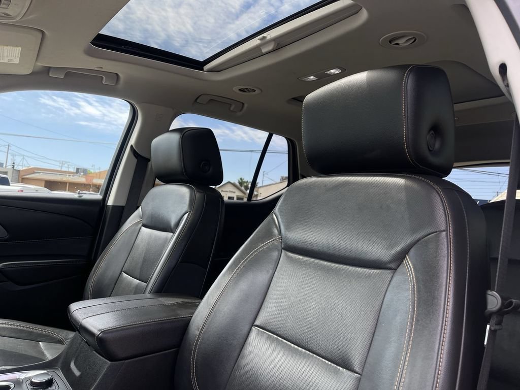 Used 2021 Chevrolet Traverse Premier w/ Redline Edition AWD/4WD image 19