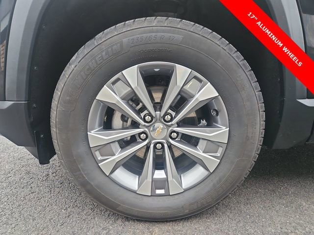 Used 2025 Chevrolet Equinox LT image 32