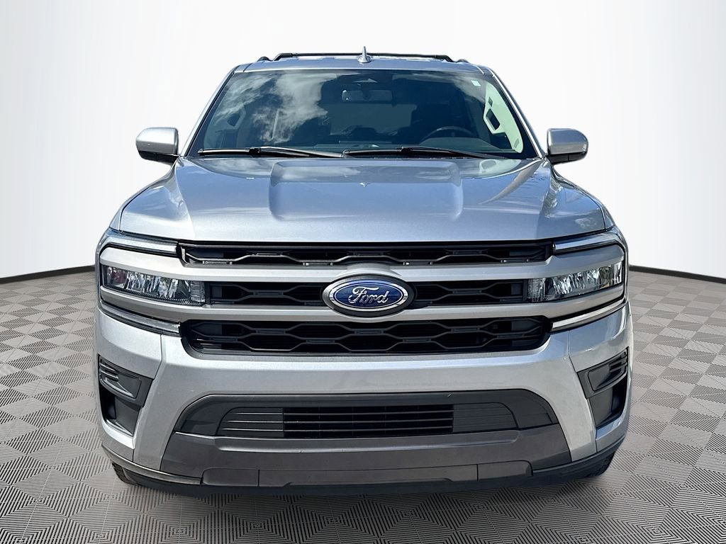 Used 2023 Ford Expedition XLT RWD image 2
