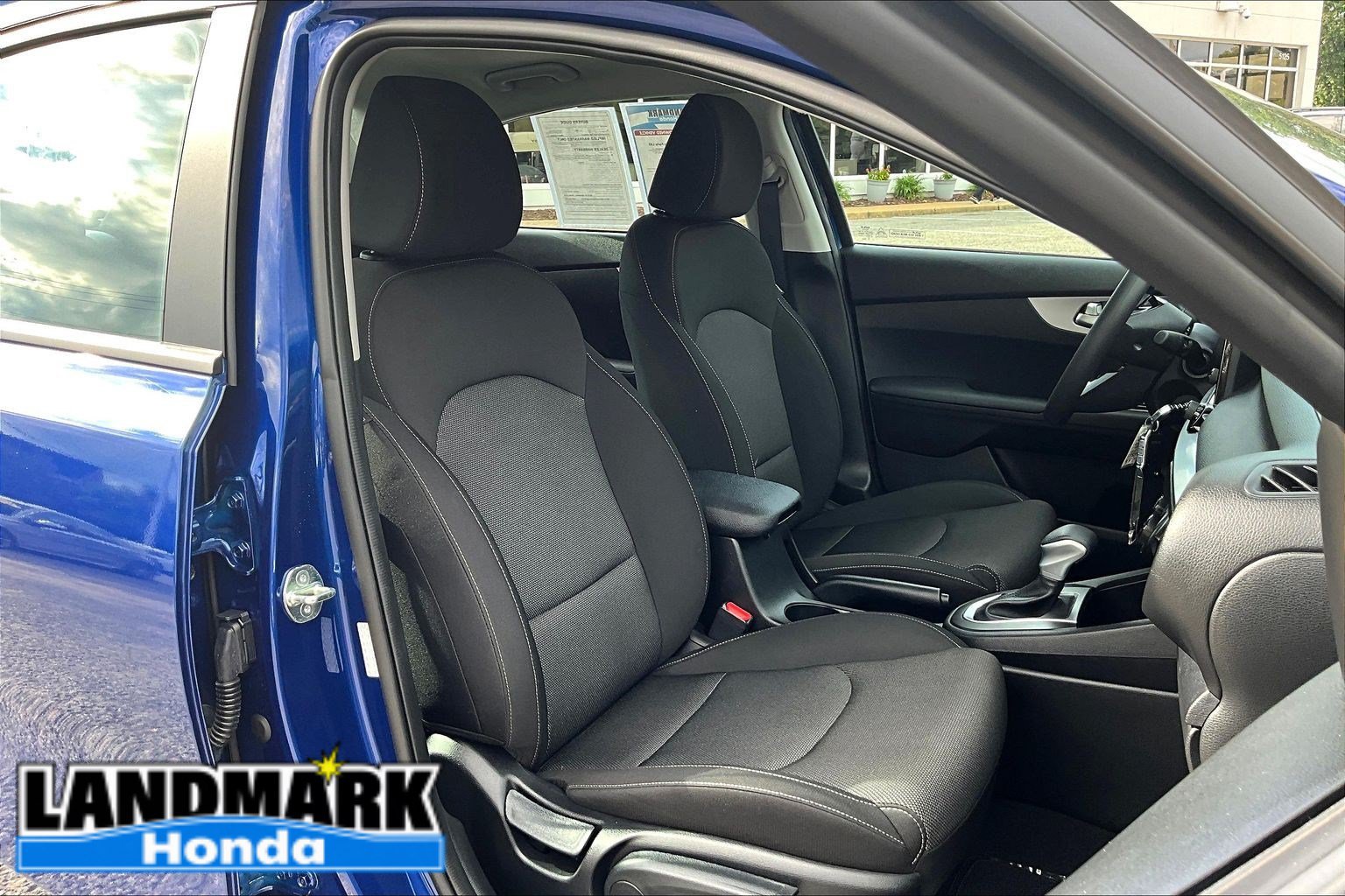 Used 2023 Kia Forte LXS w/ LXS Technology Package FWD image 7