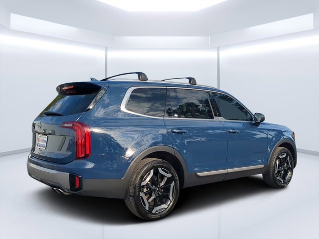 Used 2025 Kia Telluride S image 3