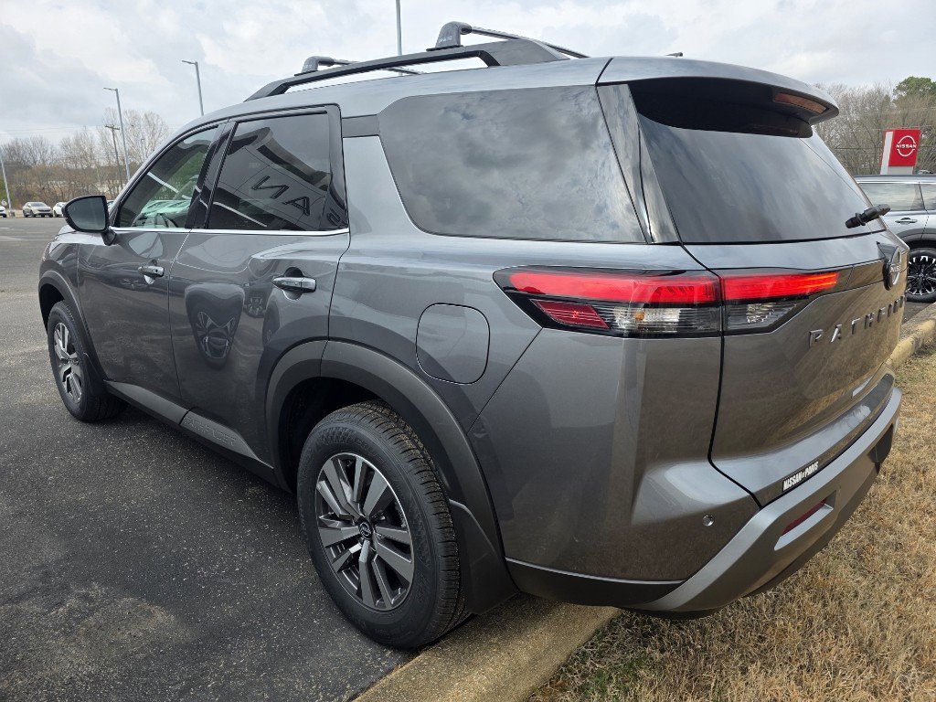 New 2026 Nissan Pathfinder SL image 5