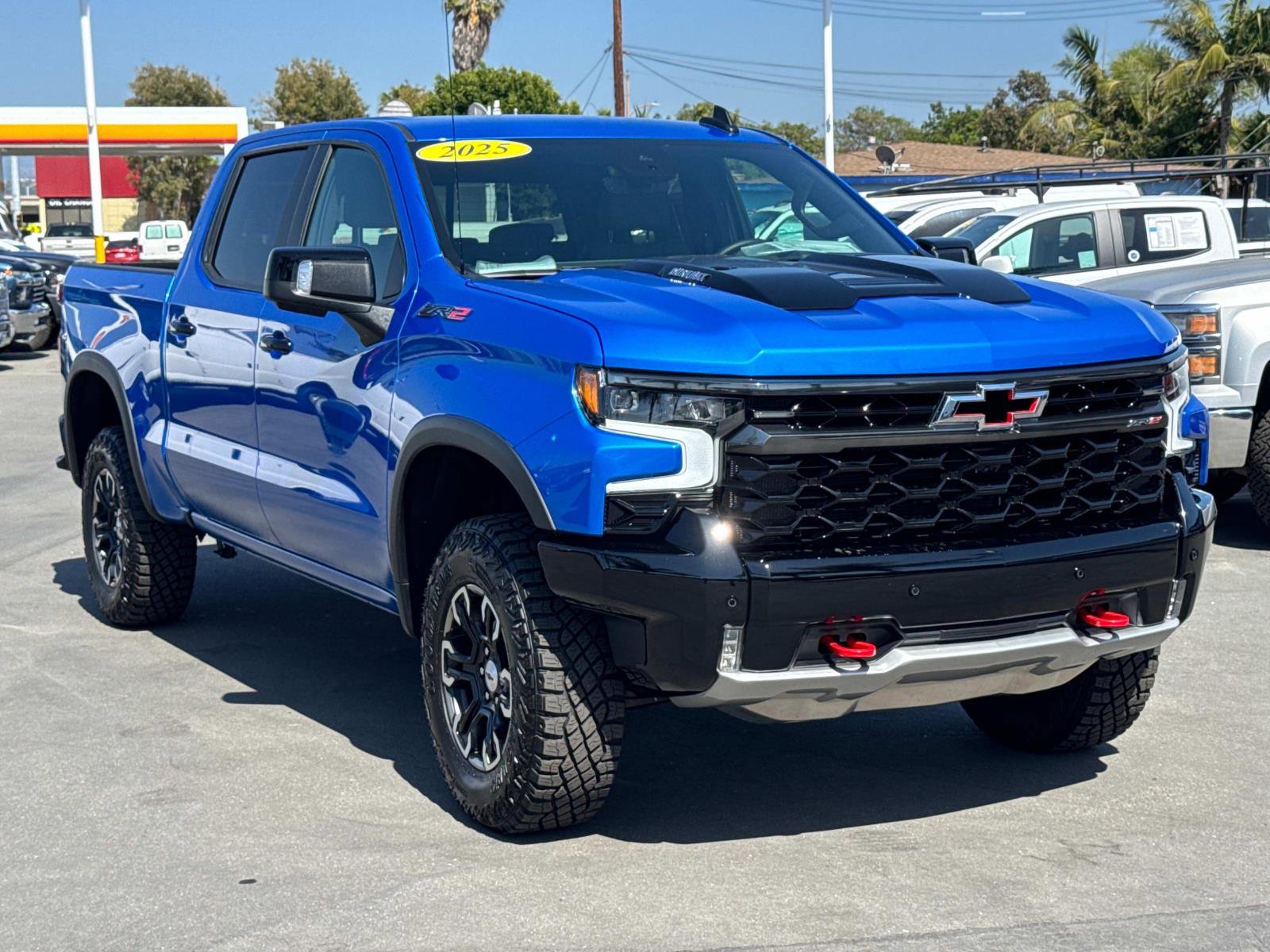 Used 2025 Chevrolet Silverado 1500 ZR2 w/ Technology Package image 3