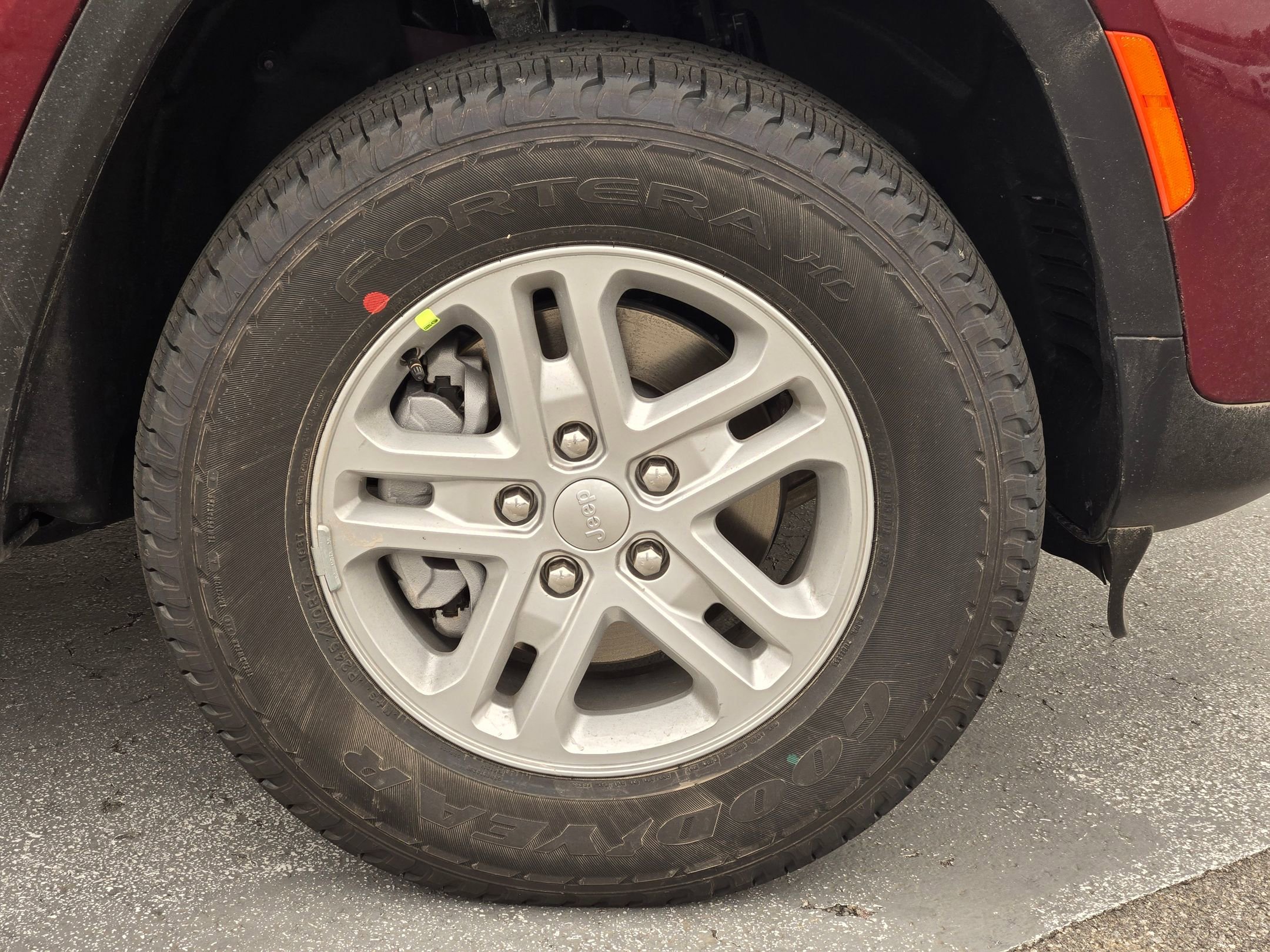 New 2025 Jeep Grand Cherokee Laredo w/ Trailer Tow Package image 10