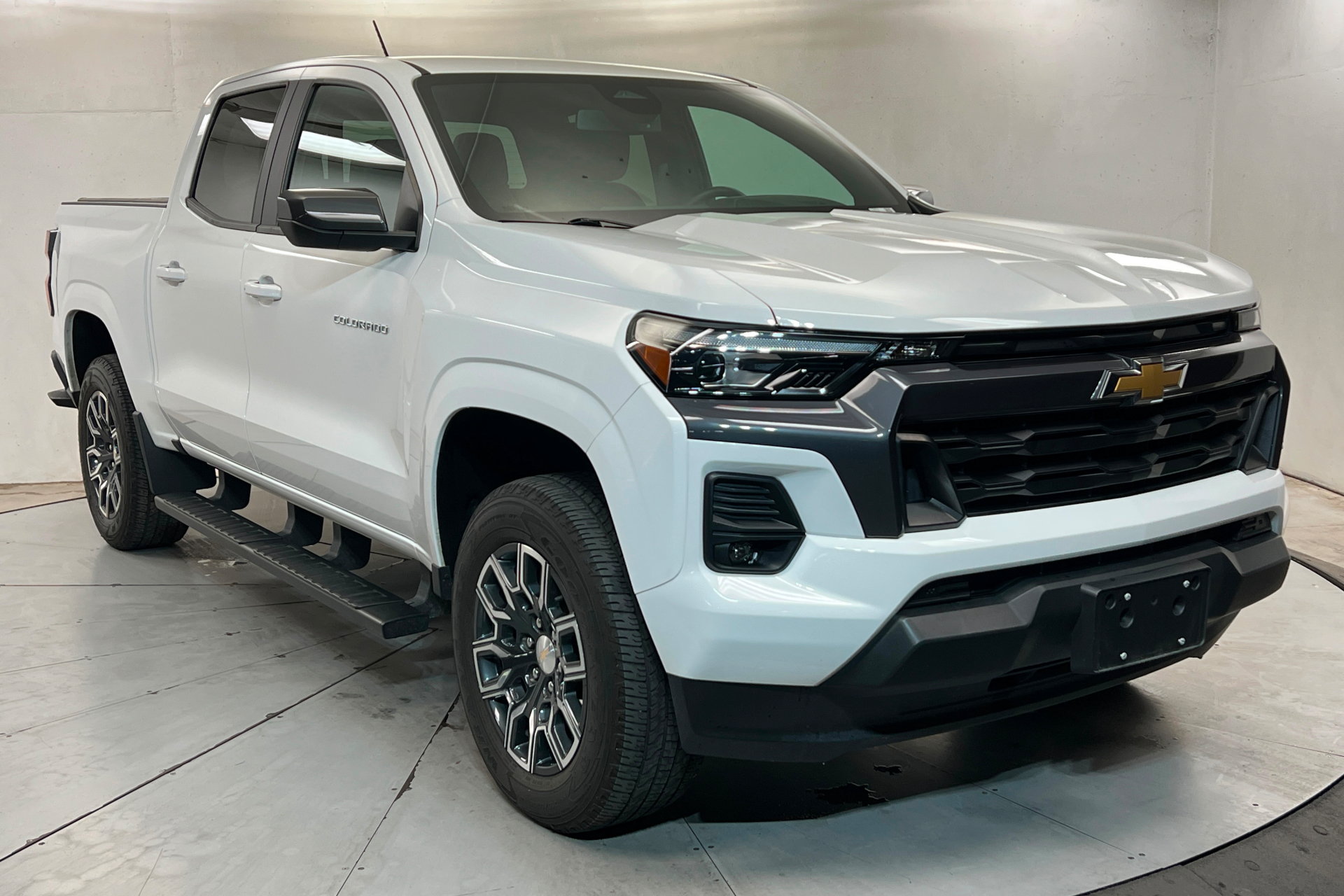 Used 2024 Chevrolet Colorado LT w/ LT Convenience Package III RWD image 8
