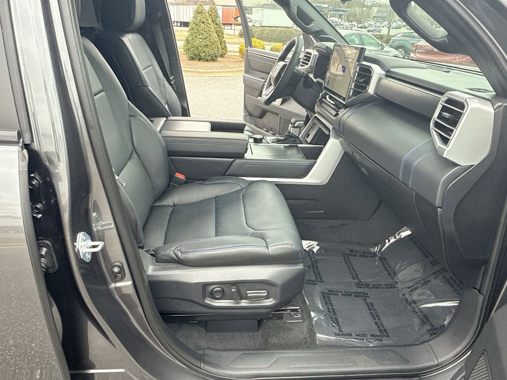 Used 2025 Toyota Sequoia Platinum image 28