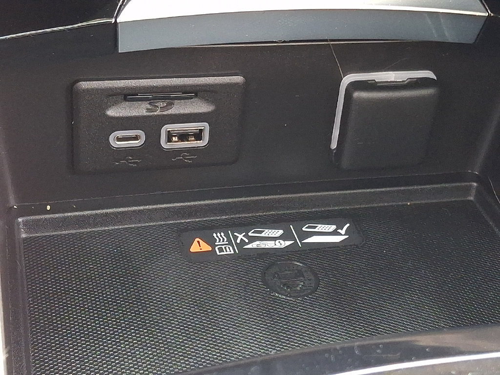 Used 2023 Buick Envision Avenir AWD/4WD image 31