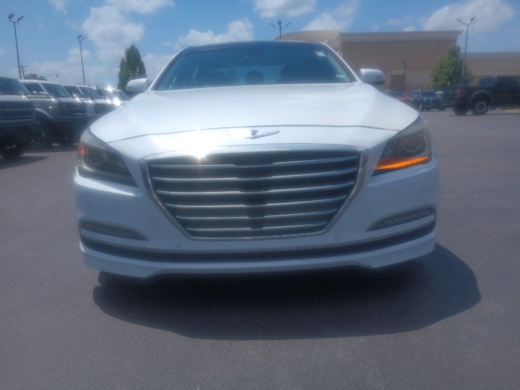 Used 2015 Hyundai Genesis 5.0 RWD image 2