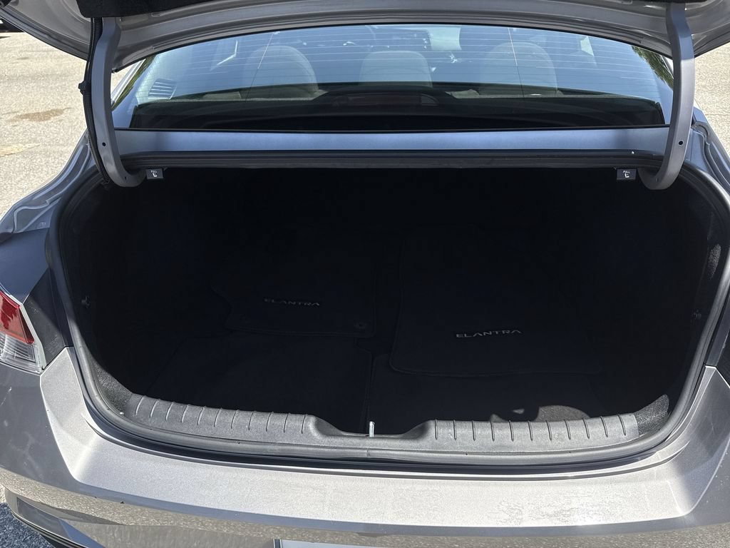 Used 2023 Hyundai Elantra SEL FWD image 19