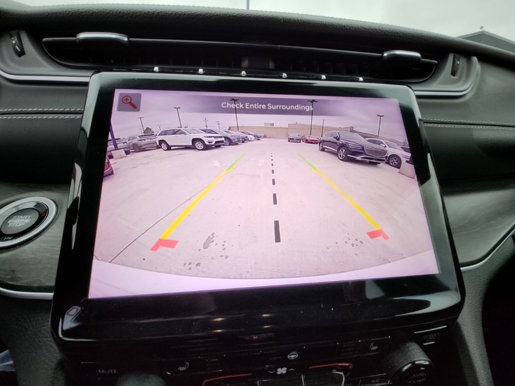 Used 2024 Jeep Grand Cherokee Limited image 19