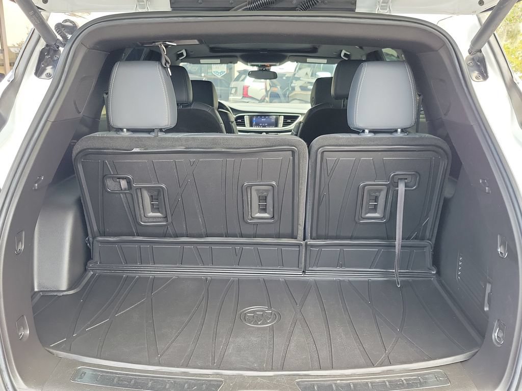 Used 2022 Buick Enclave Essence w/ Experience Buick Package FWD image 15