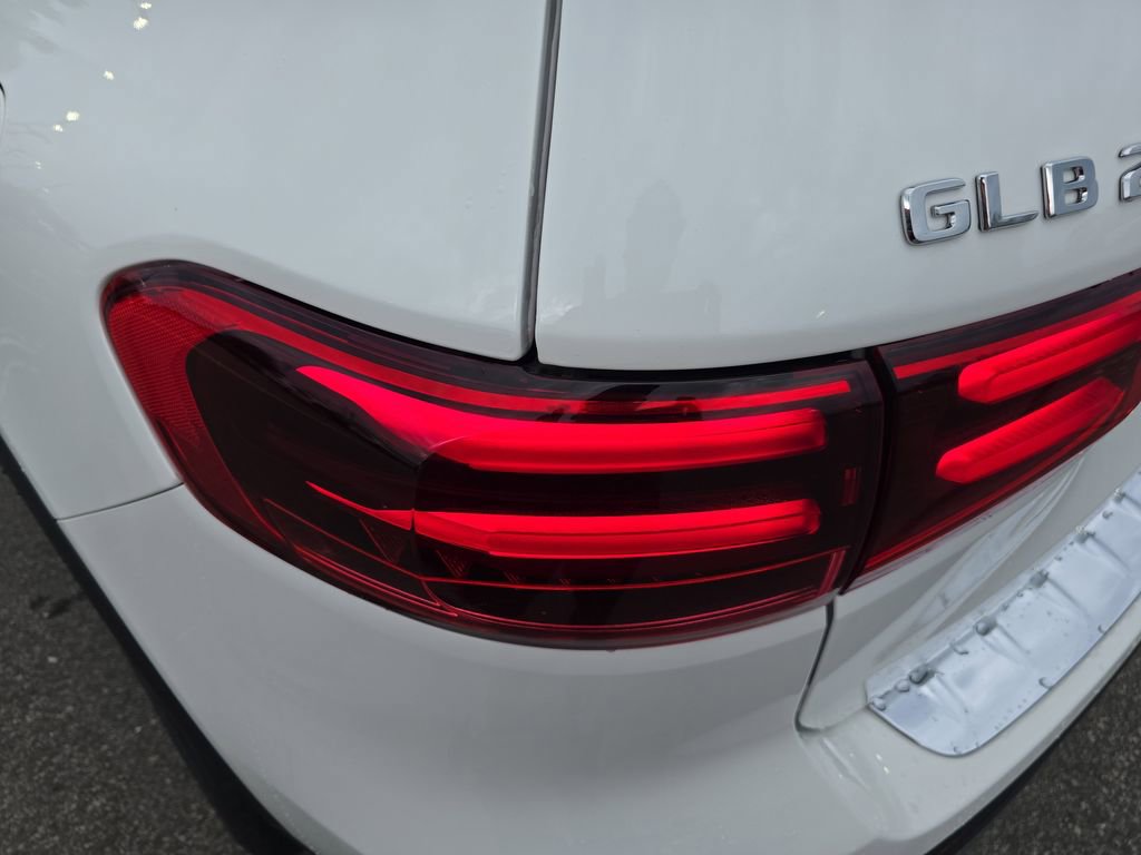 New 2025 Mercedes-Benz GLB 250 image 34