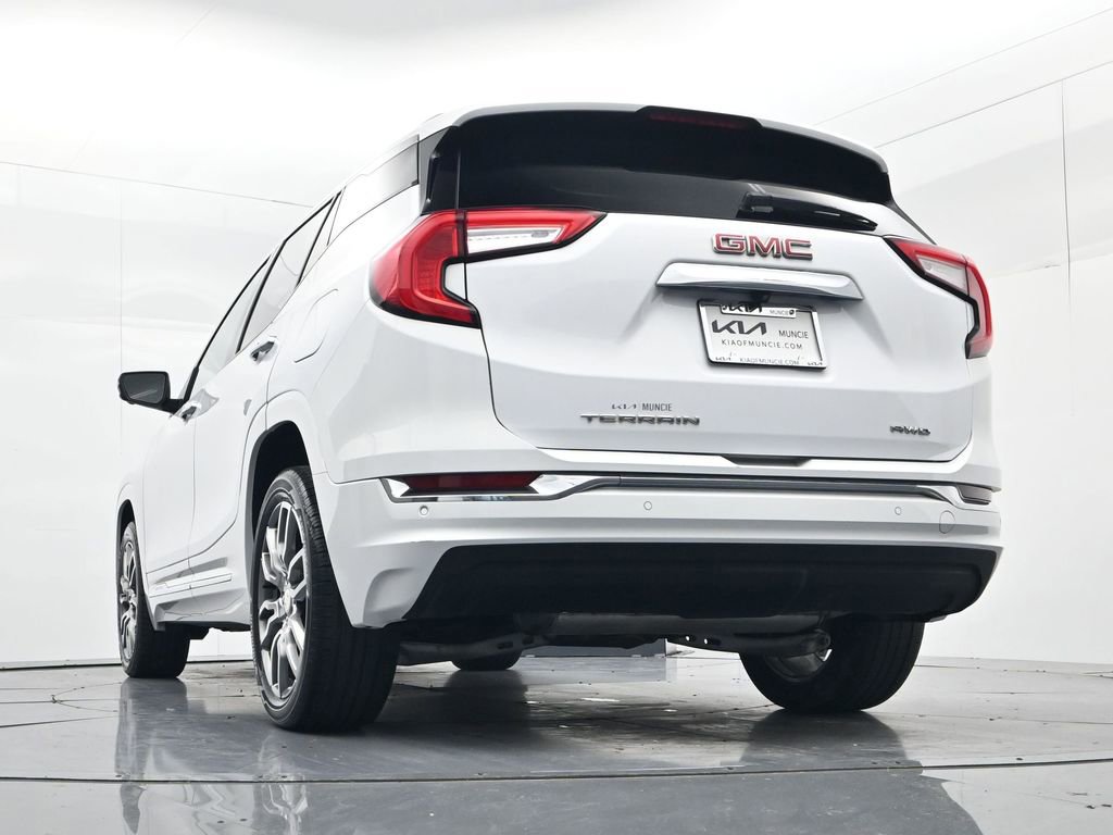 Used 2023 GMC Terrain Denali w/ Denali Premium Package AWD/4WD image 43