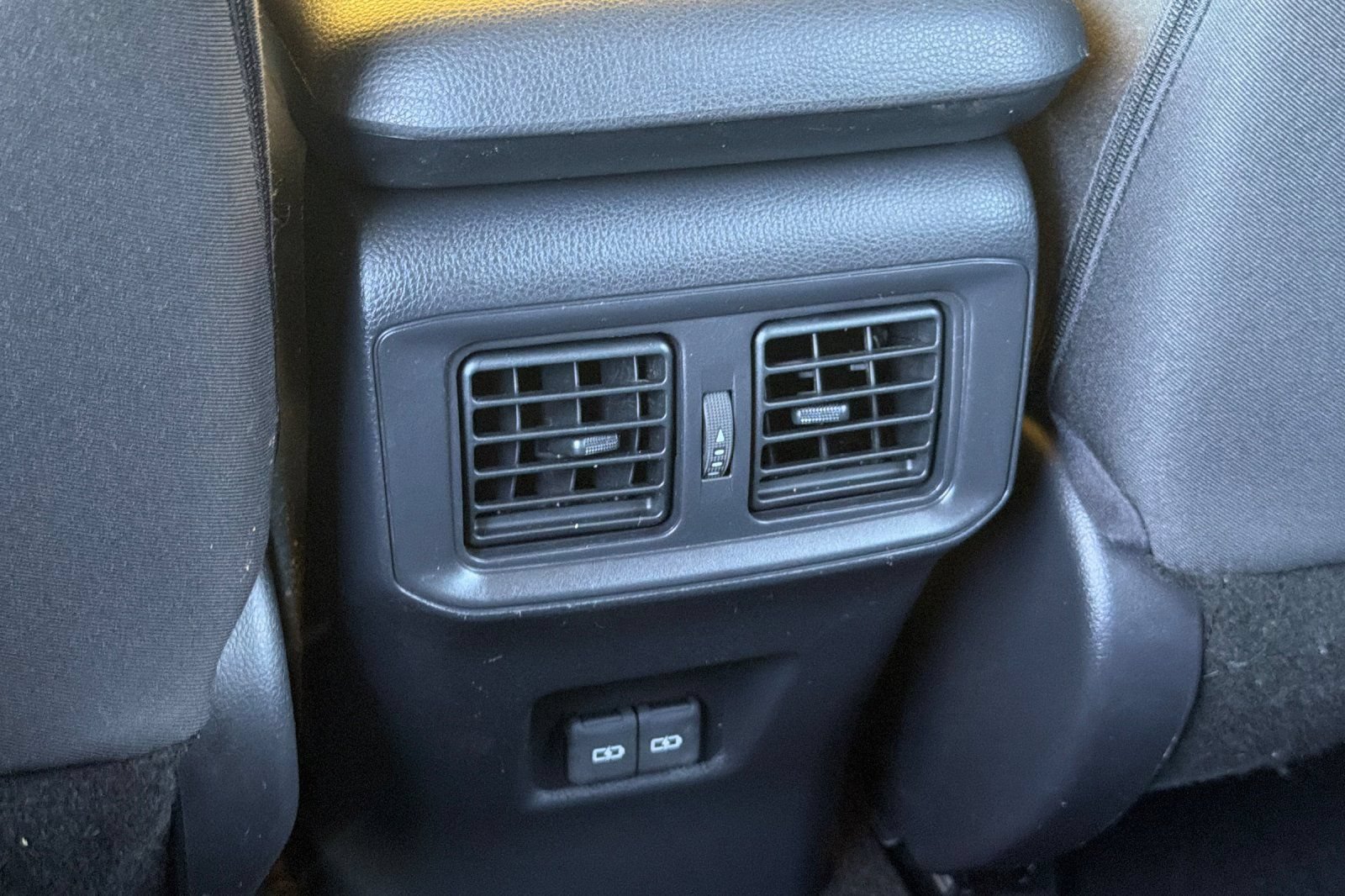Used 2025 Toyota RAV4 XLE AWD/4WD image 15