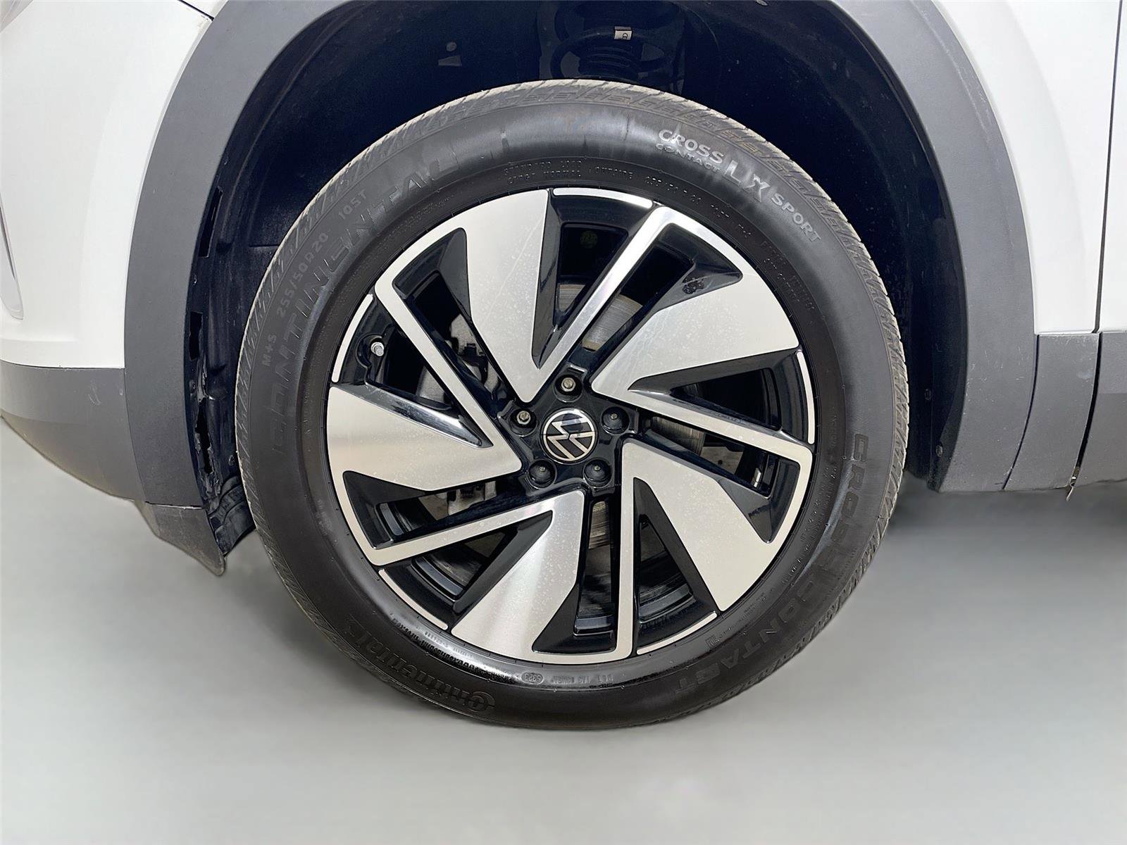 Used 2024 Volkswagen Atlas SE image 32