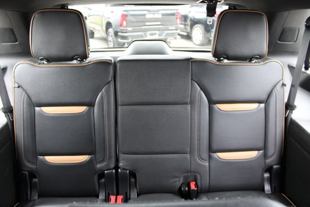 Used 2023 GMC Yukon AT4 w/ AT4 Premium Package AWD/4WD image 18