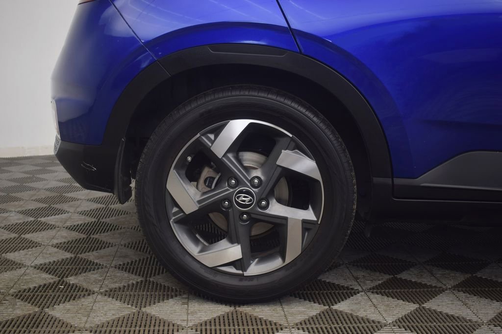 Used 2023 Hyundai Venue Limited w/ Cargo Package FWD image 31