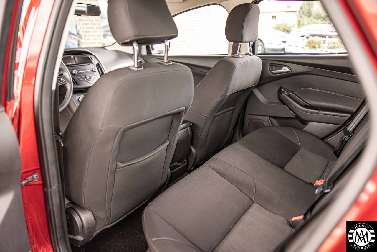 Used 2017 Ford Focus SE image 33