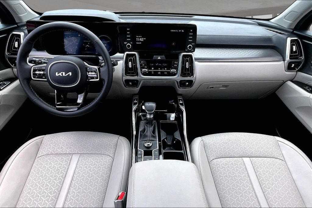 Used 2023 Kia Sorento SX FWD image 7