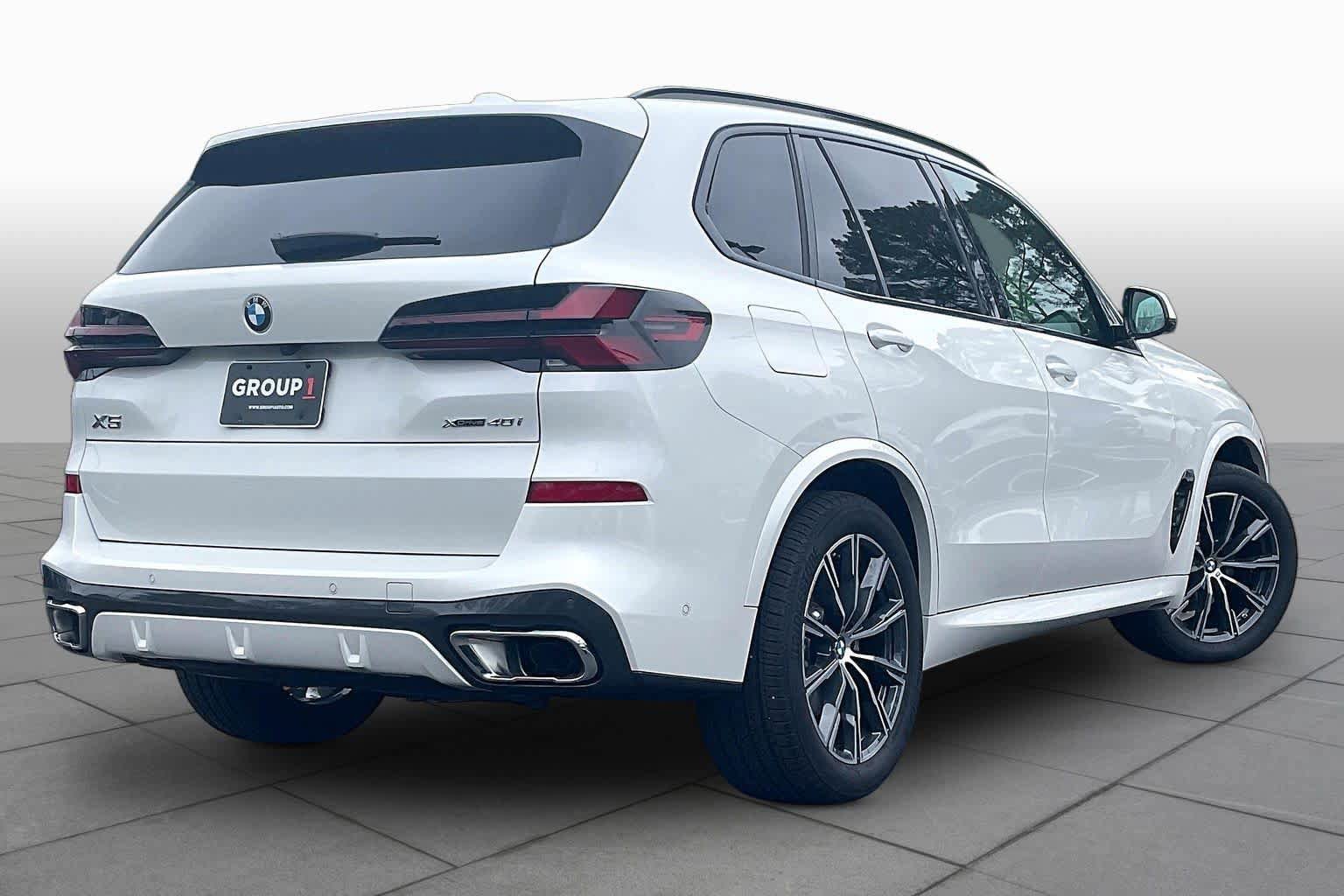 Certified 2025 BMW X5 xDrive40i w/ M Sport Package AWD/4WD image 12
