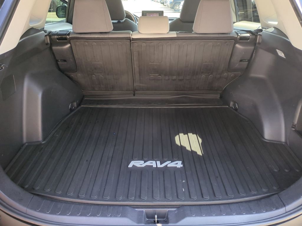 Used 2021 Toyota RAV4 XLE image 26