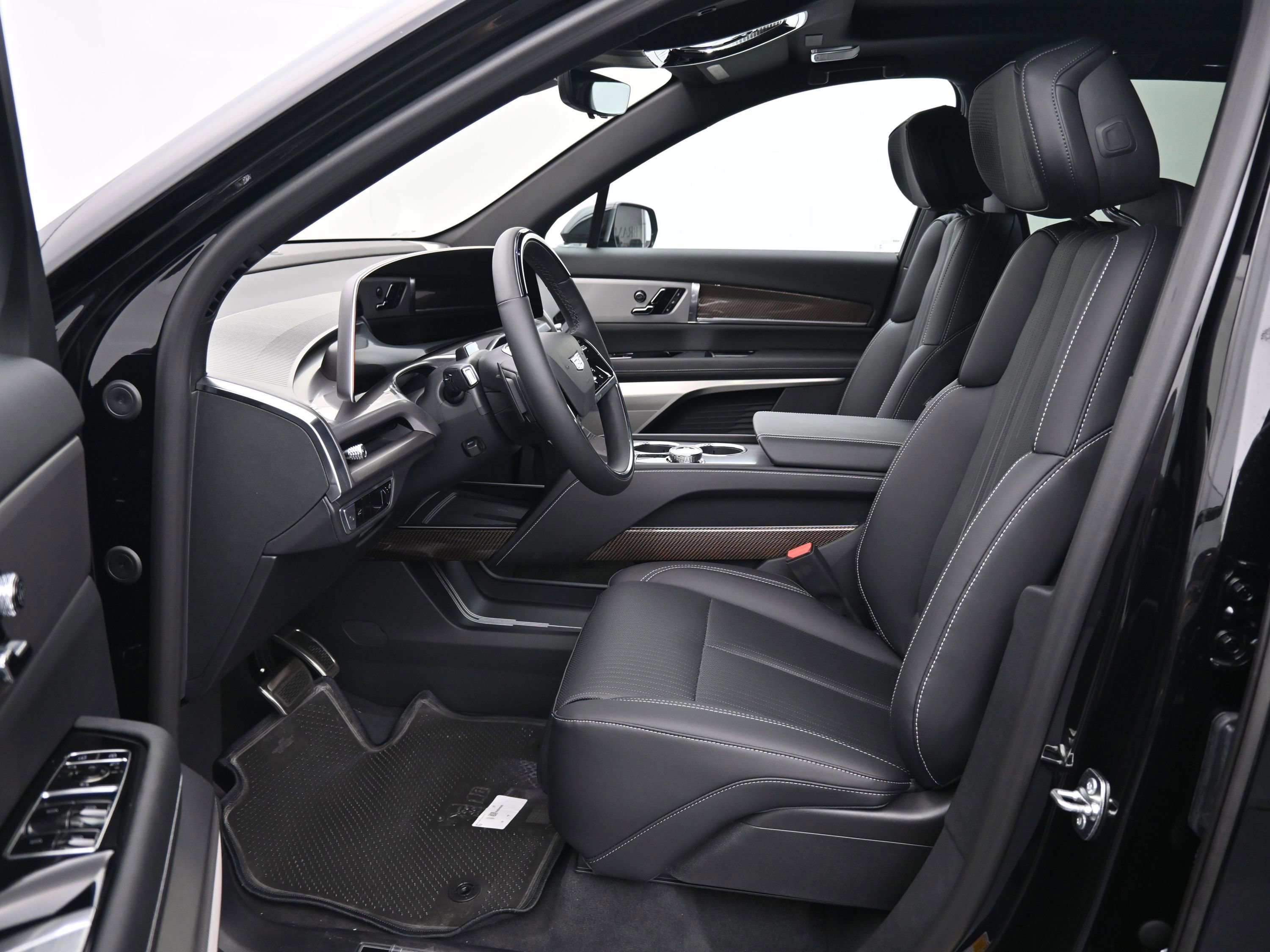 New 2026 Cadillac Vistiq Luxury w/ LPO, Floor Liner Package image 11