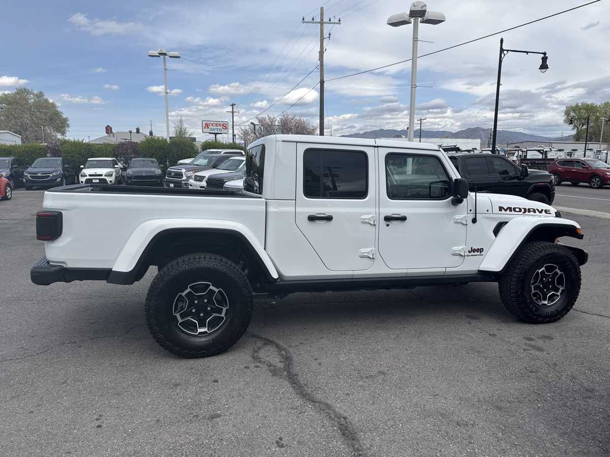 Used 2022 Jeep Gladiator Mojave w/ Trailer Tow Package AWD/4WD image 5