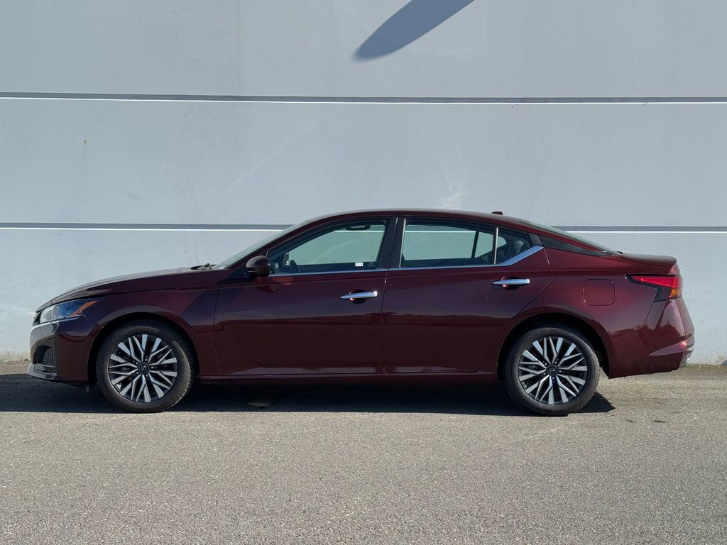 Used 2023 Nissan Altima 2.5 SV image 4