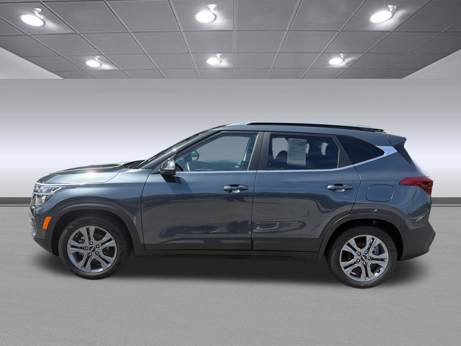 Used 2023 Kia Seltos S w/ Navigation Package FWD image 10