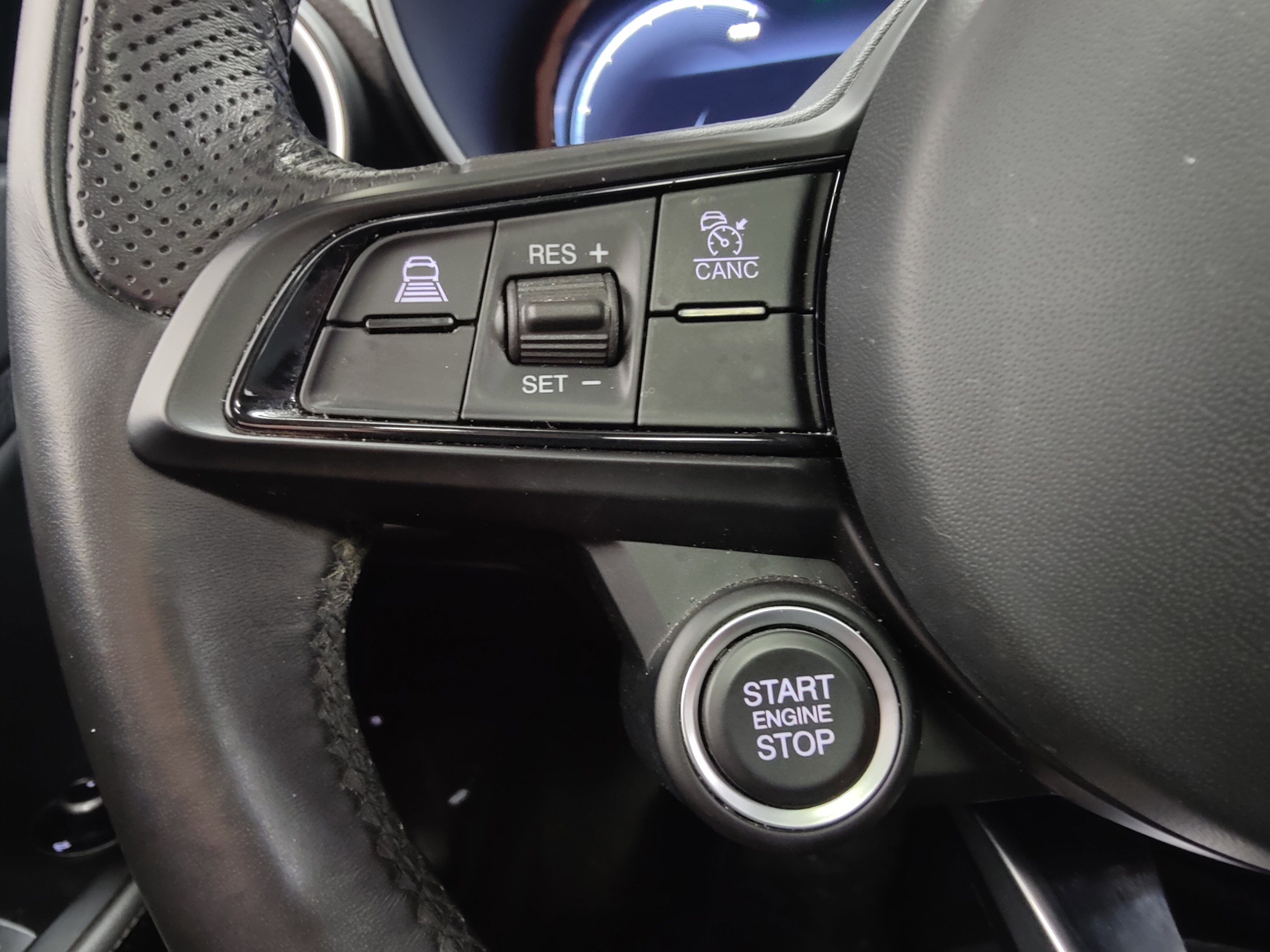 Certified 2024 Alfa Romeo Giulia Ti w/ Performance Driving Package image 29