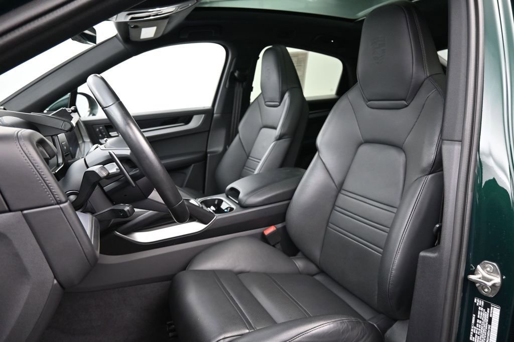 Certified 2025 Porsche Cayenne S AWD/4WD image 5