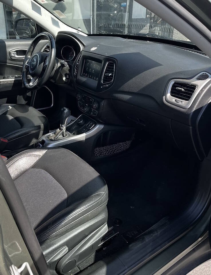 Used 2019 Jeep Compass Latitude AWD/4WD image 12