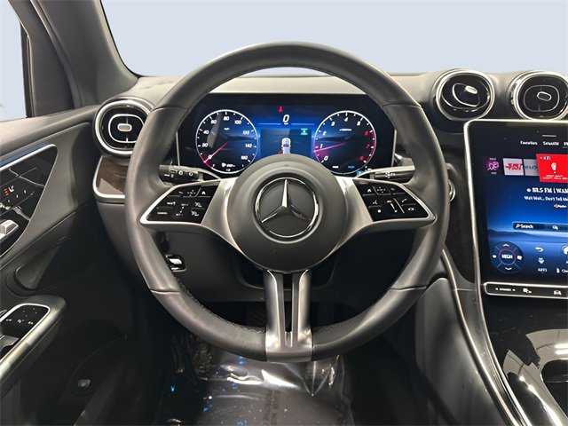 Used 2025 Mercedes-Benz GLC 300 4MATIC image 17