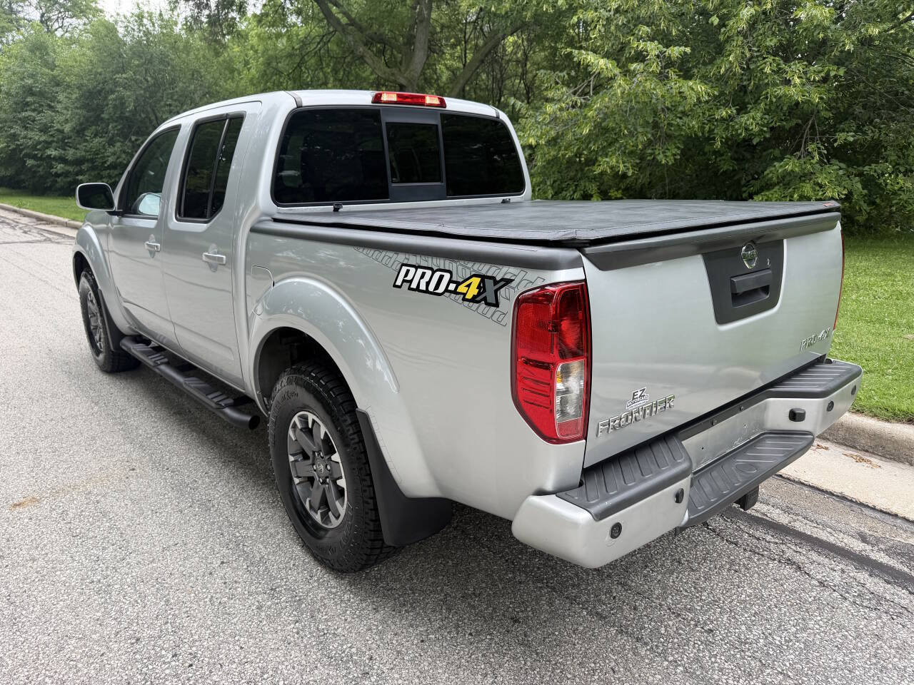Used 2016 Nissan Frontier PRO-4X AWD/4WD image 3
